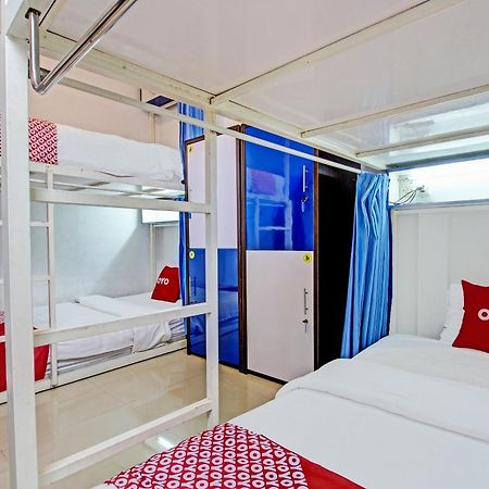 Oyo 91952 Oase Hostel Джокякарта Екстериор снимка