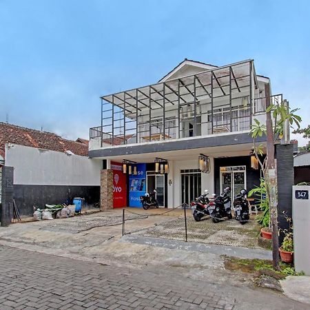 Oyo 91952 Oase Hostel Джокякарта Екстериор снимка
