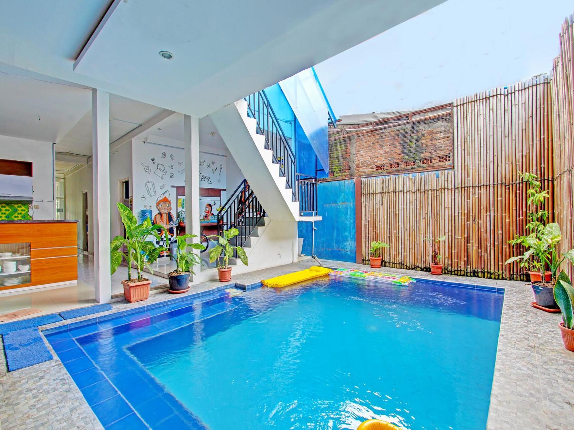 Oyo 91952 Oase Hostel Джокякарта Екстериор снимка