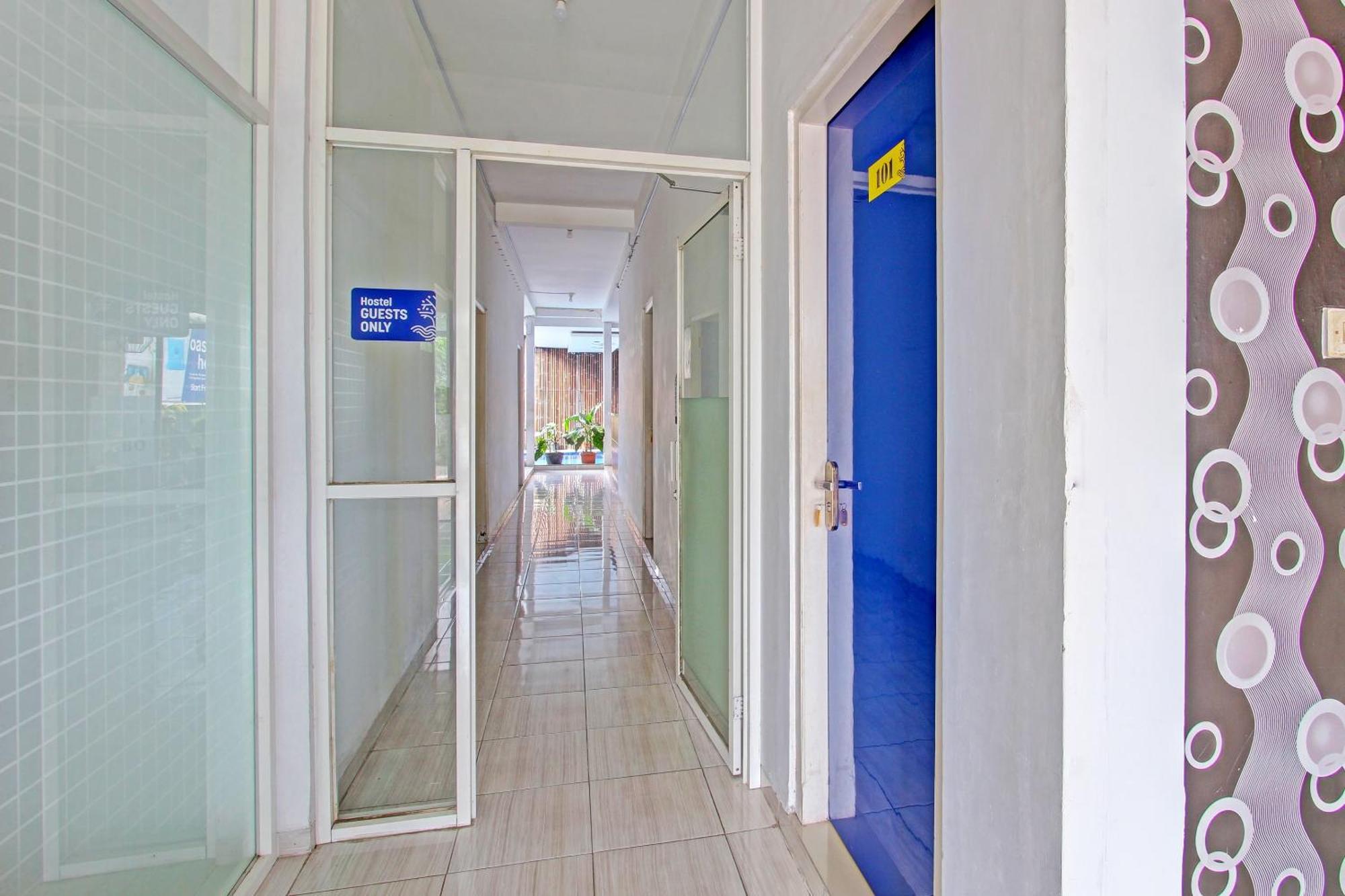 Oyo 91952 Oase Hostel Джокякарта Екстериор снимка
