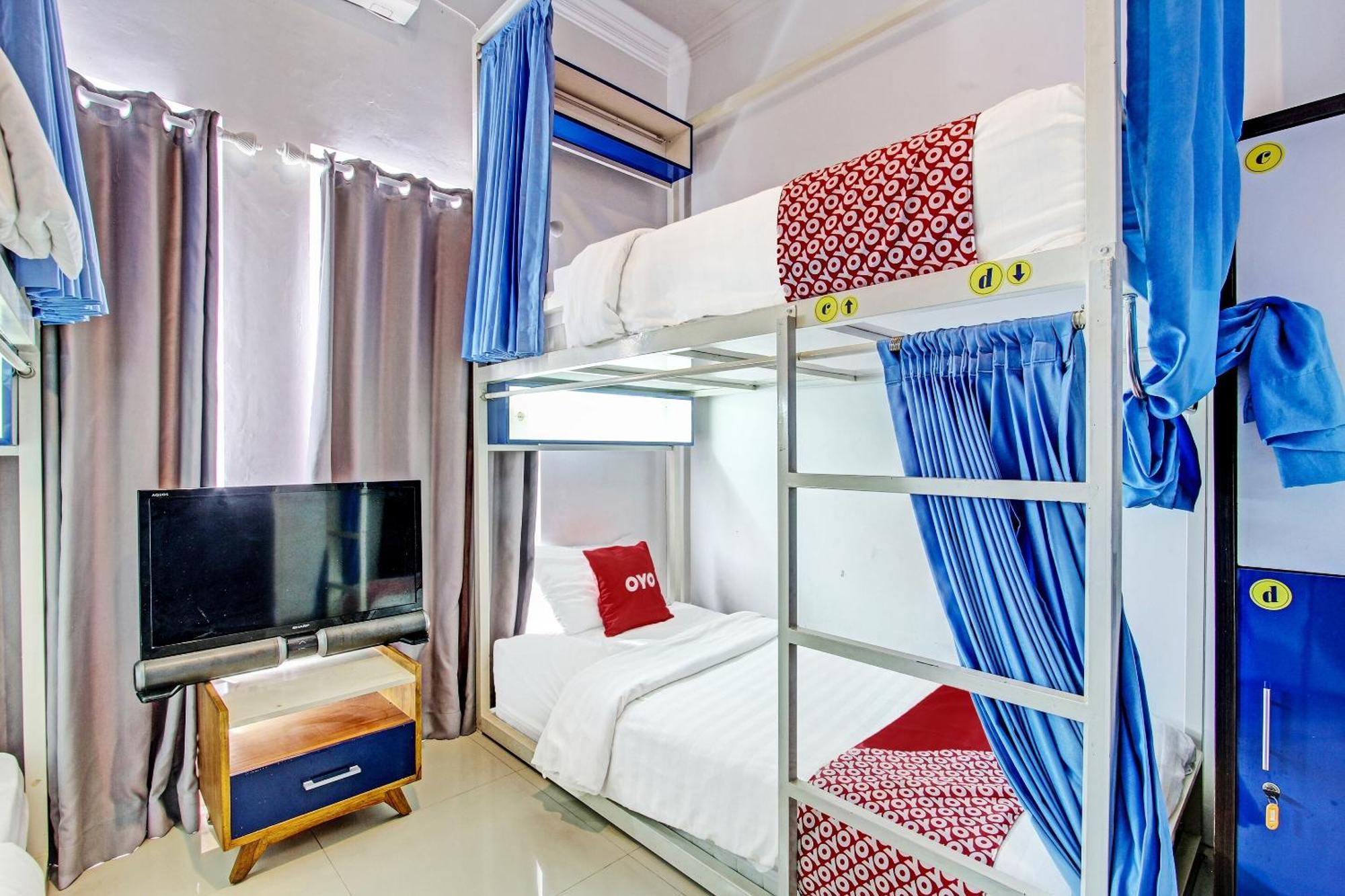 Oyo 91952 Oase Hostel Джокякарта Екстериор снимка