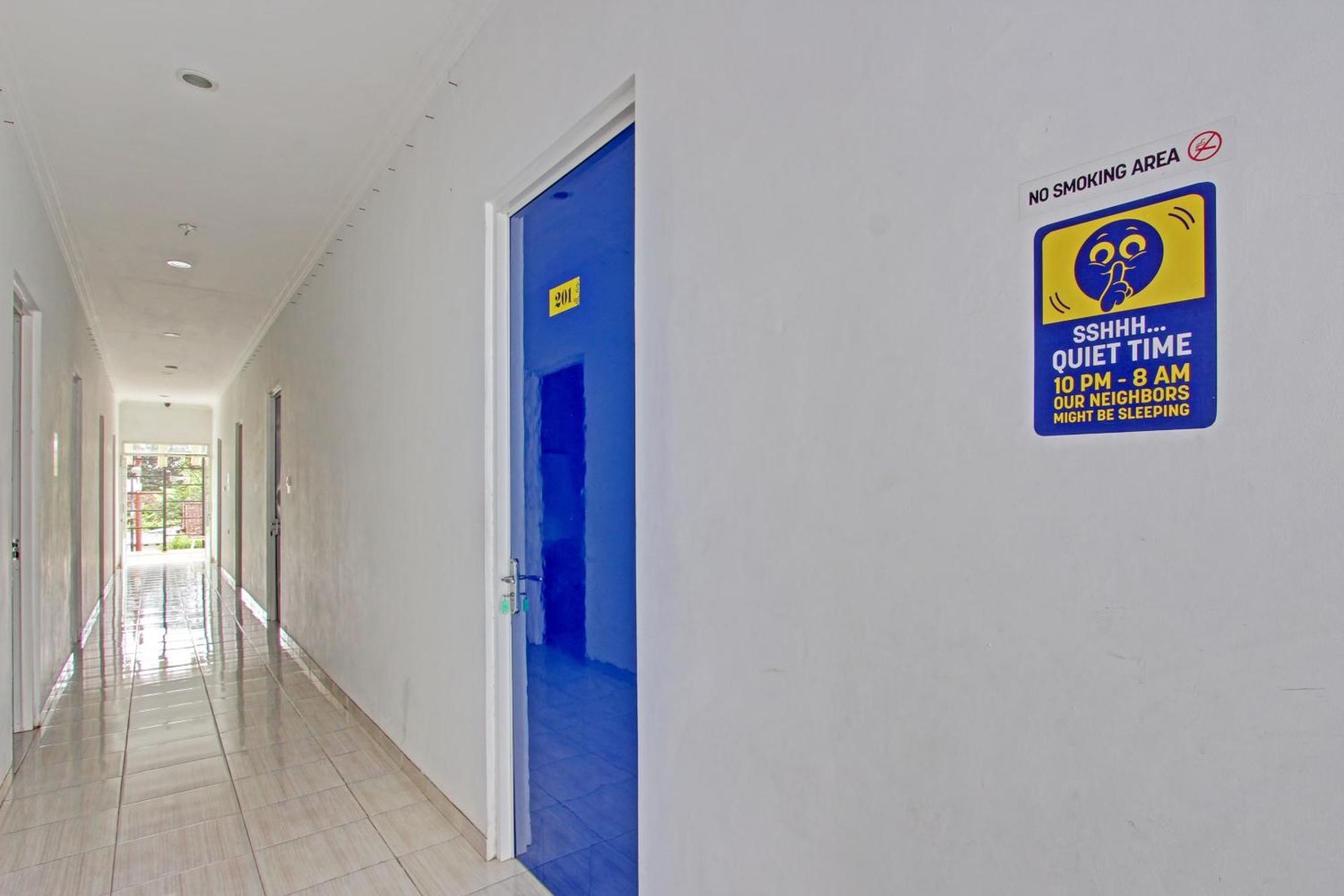 Oyo 91952 Oase Hostel Джокякарта Екстериор снимка