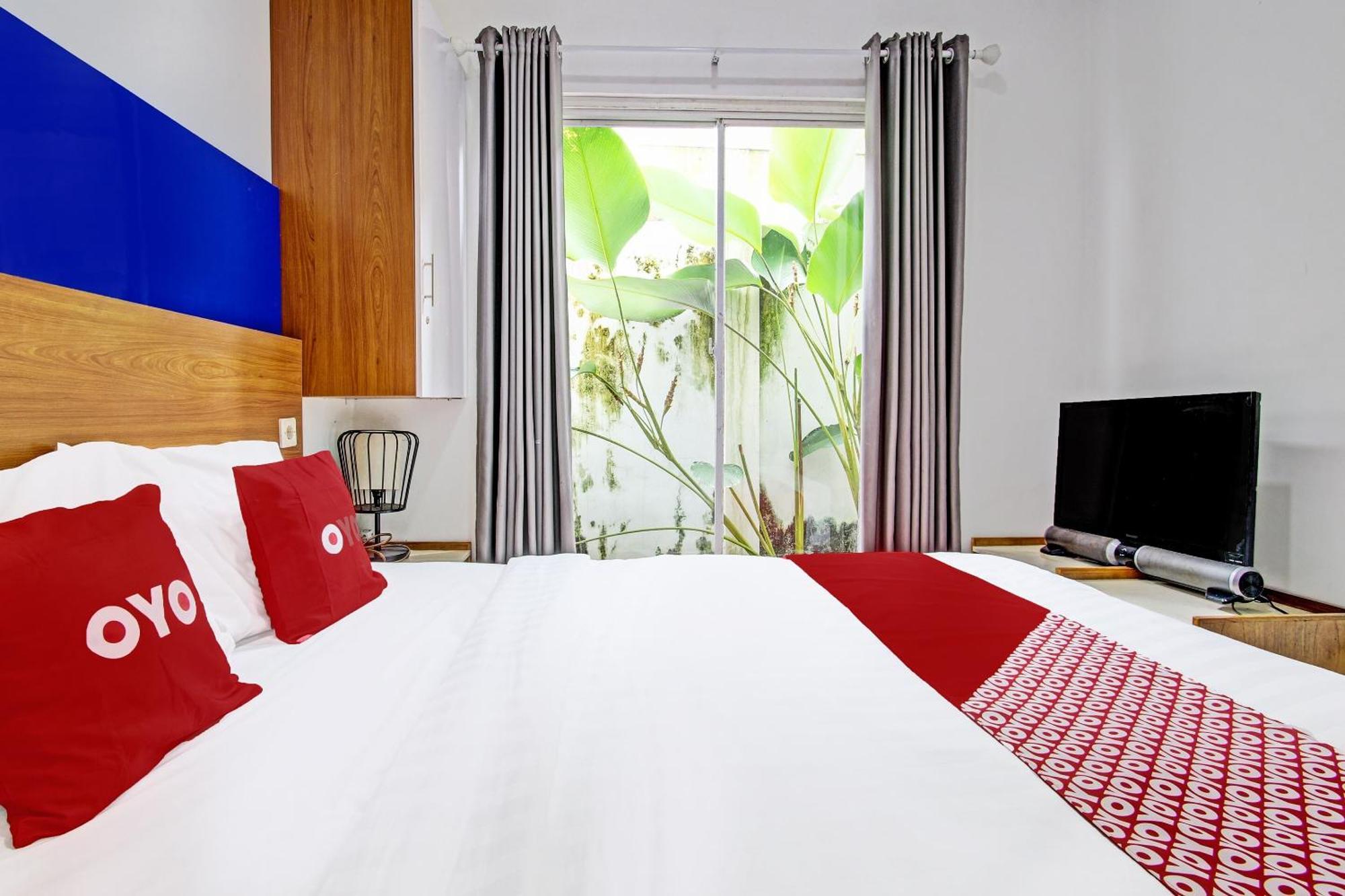 Oyo 91952 Oase Hostel Джокякарта Екстериор снимка