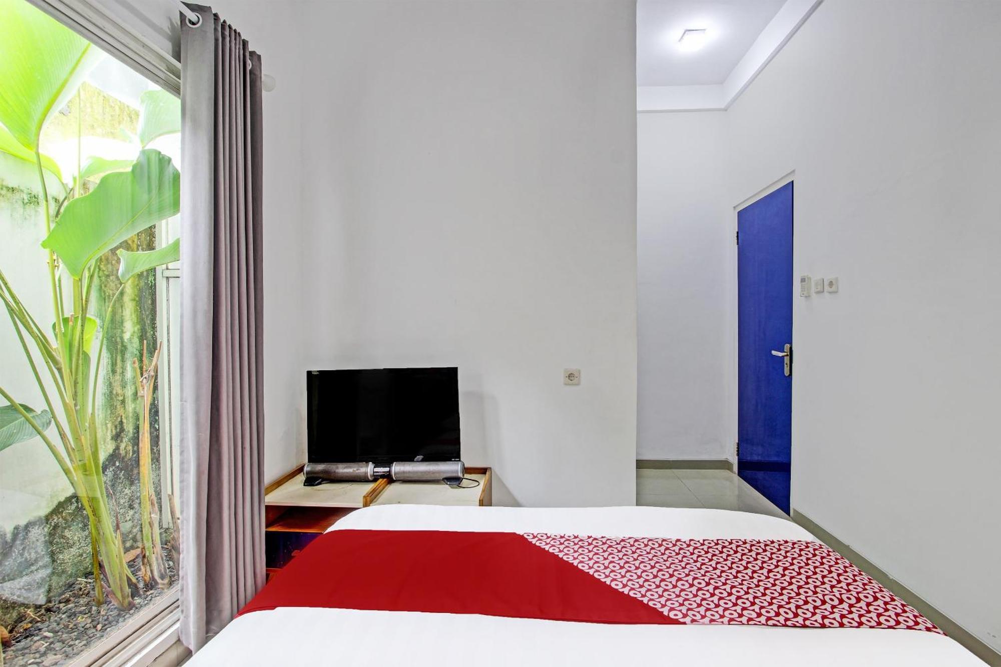 Oyo 91952 Oase Hostel Джокякарта Екстериор снимка