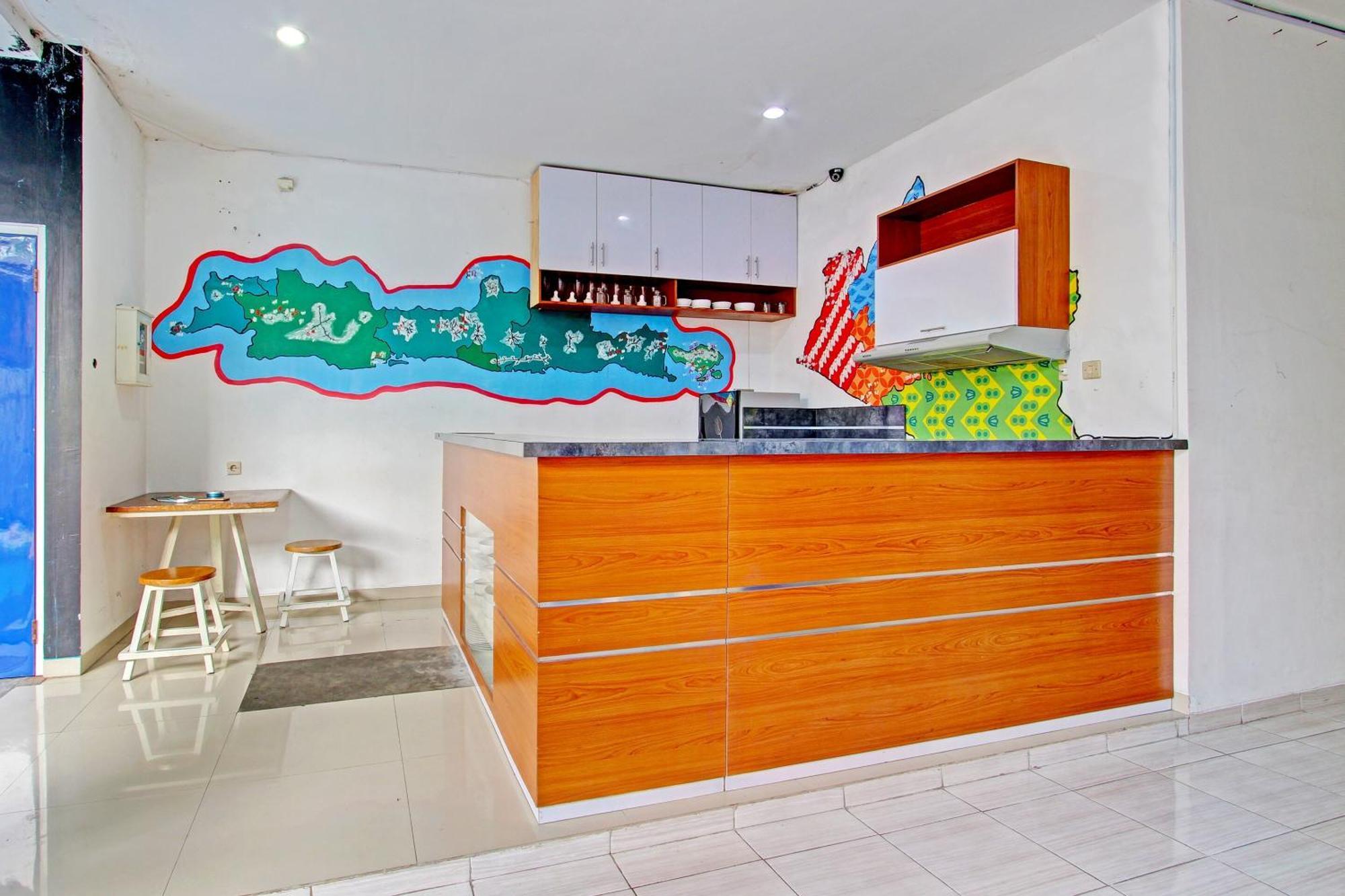 Oyo 91952 Oase Hostel Джокякарта Екстериор снимка