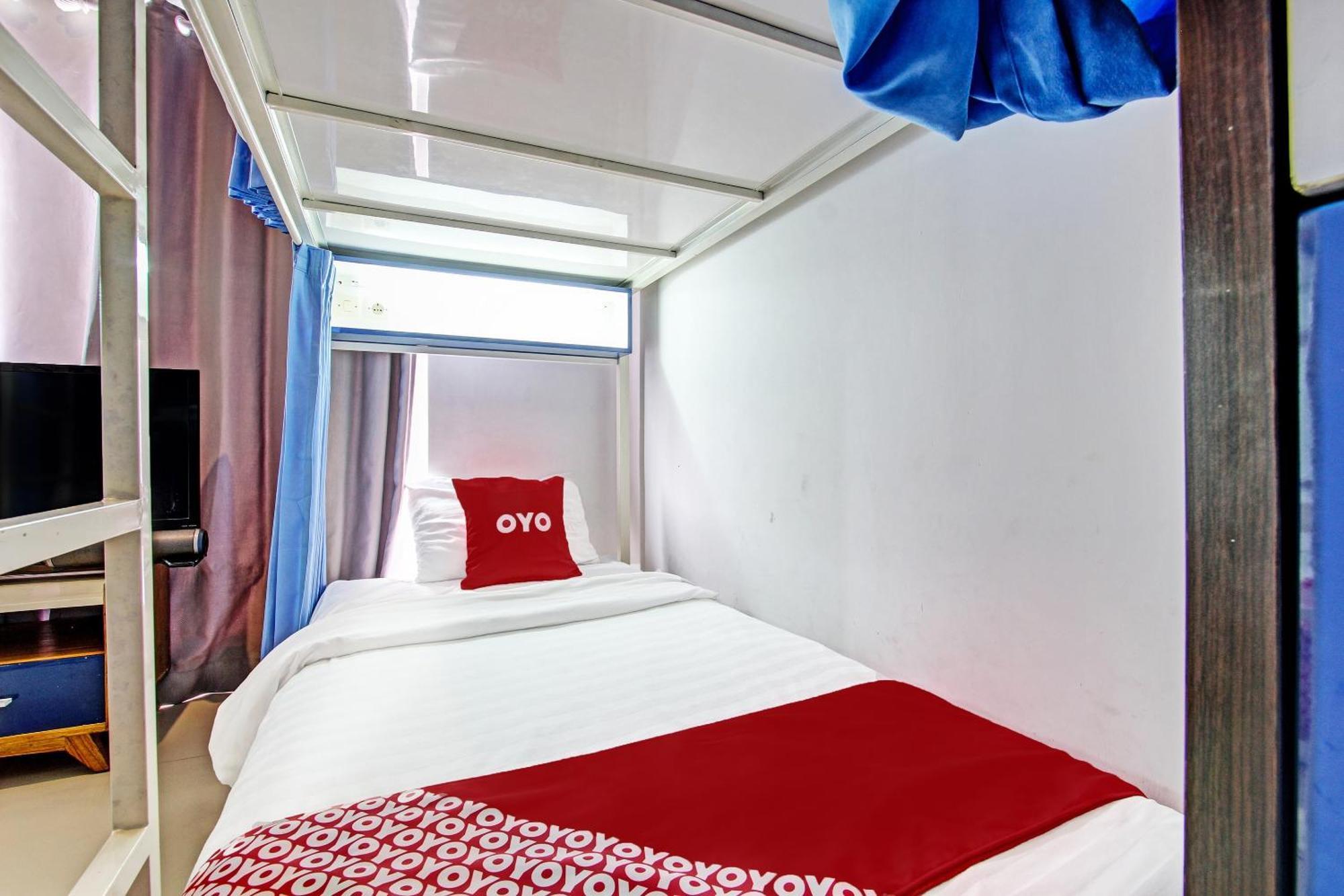 Oyo 91952 Oase Hostel Джокякарта Екстериор снимка