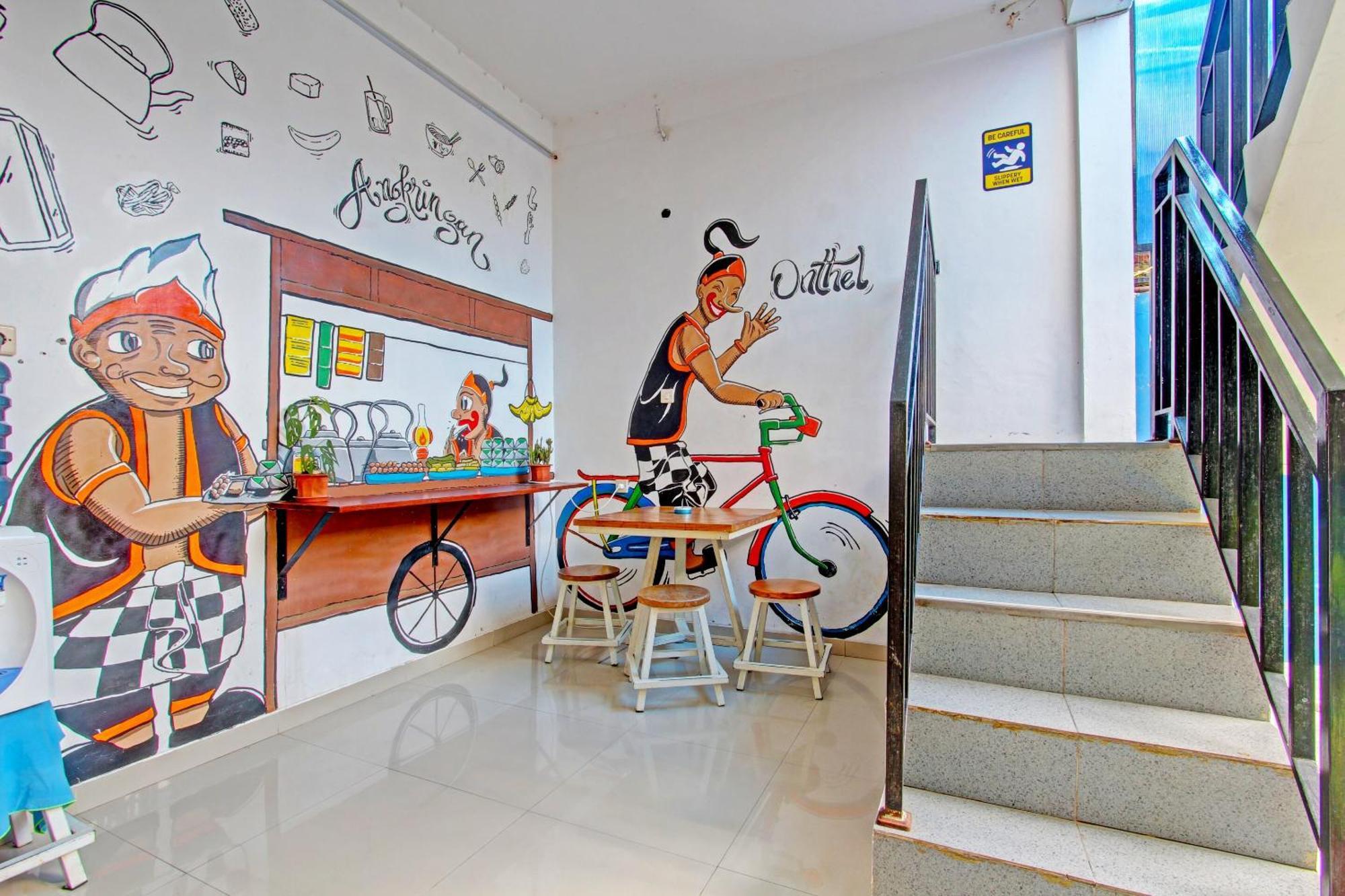 Oyo 91952 Oase Hostel Джокякарта Екстериор снимка
