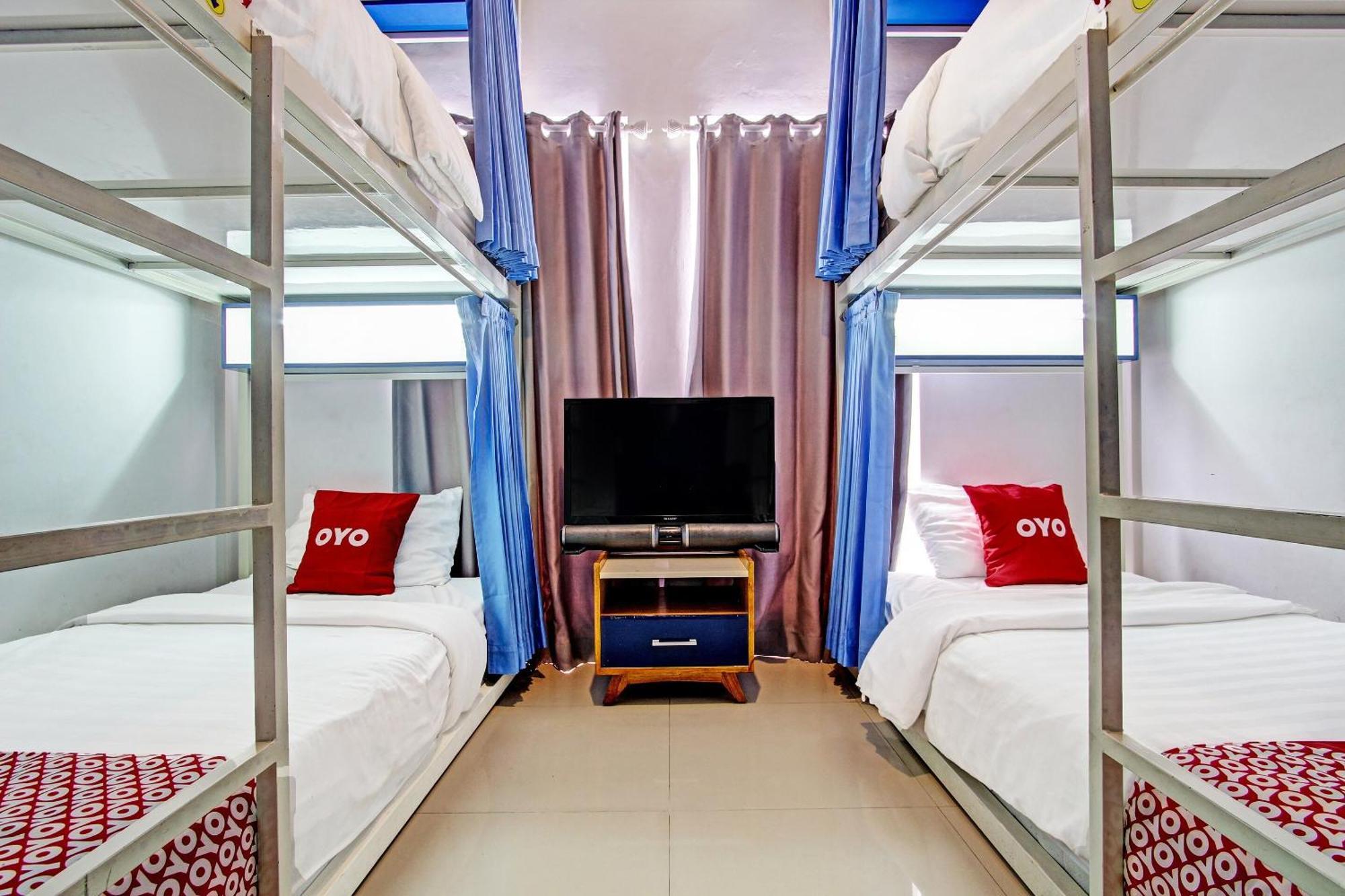 Oyo 91952 Oase Hostel Джокякарта Екстериор снимка