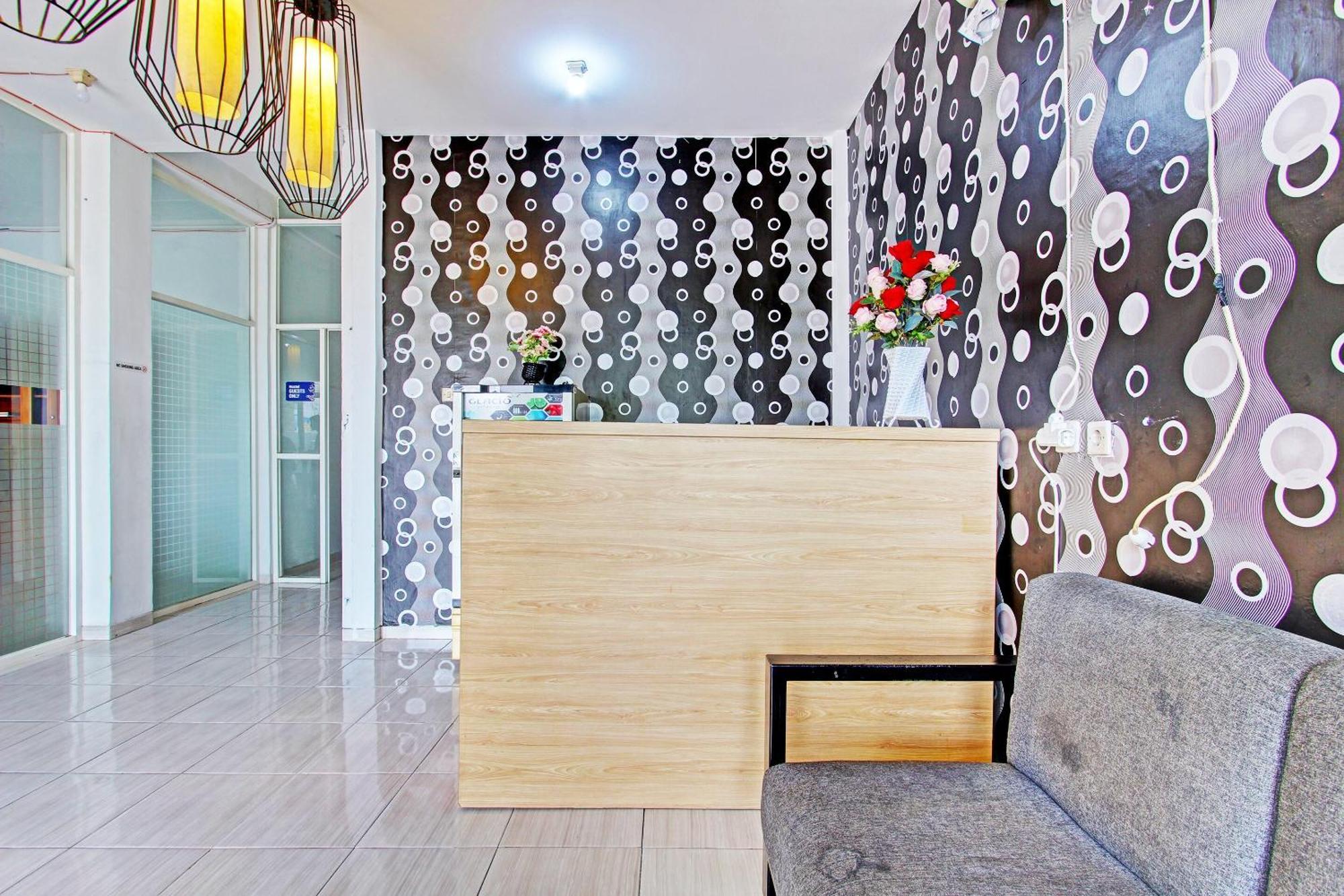 Oyo 91952 Oase Hostel Джокякарта Екстериор снимка